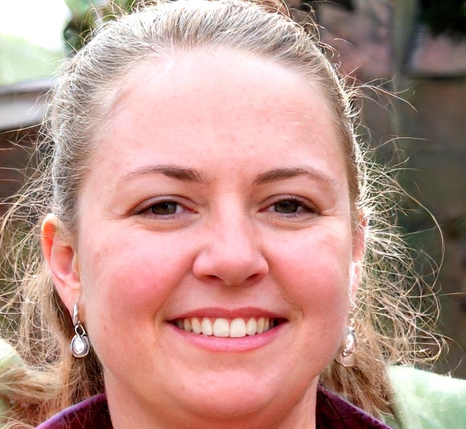 Portrait de Léa Mercier, co-fondatrice de wixyornyxaiq